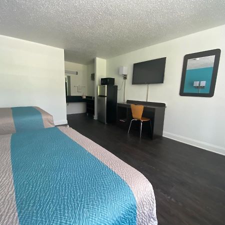 Motel 6 Wilmington, NC - Market Street Kültér fotó