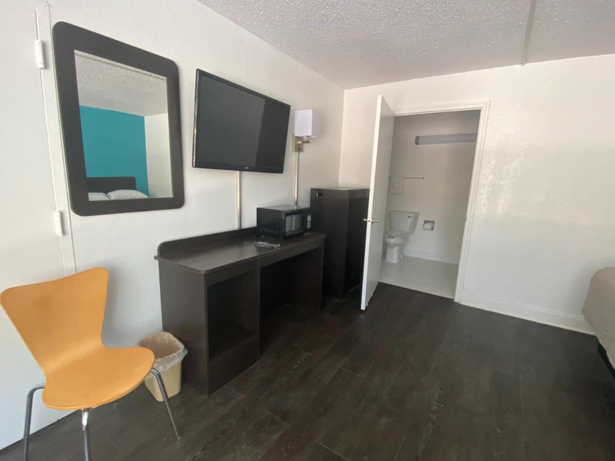 Motel 6 Wilmington, NC - Market Street Kültér fotó